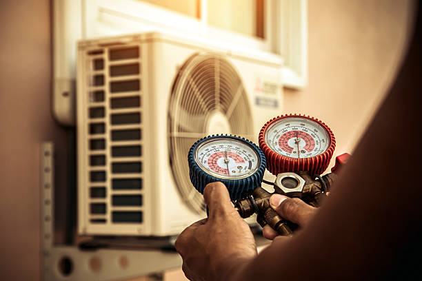 Professional Hvac technician working in Fords, NJ